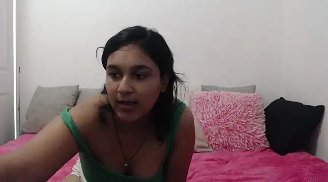 Snapshot of Indianbloom- chatting on January 6, 2025, 4:44 pm Indianbloom- online show from January 6, 2025, 4:44 pm