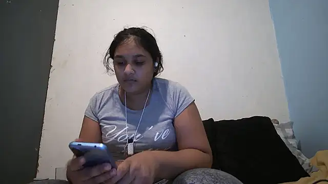 Snapshot of Indianbloom- chatting on October 12, 2025, 3:00 pm Indianbloom- online show from October 12, 2025, 3:00 pm