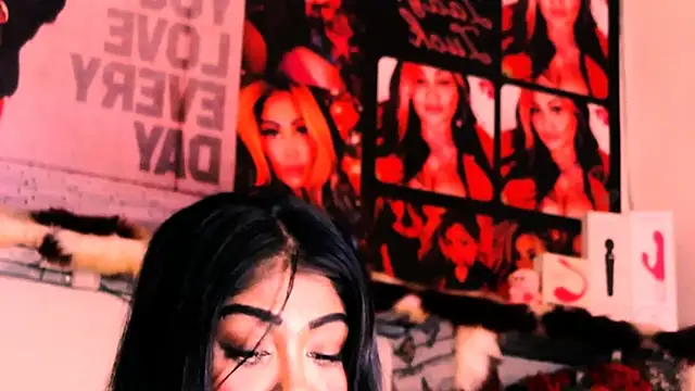 indian dreamgirl online show from October 22, 2025, 8:19 pm