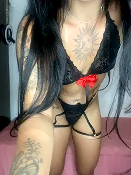 angellhott online show from September 15, 2025, 1:33 pm