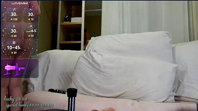 Snapshot of nikitasunrise chatting on January 18, 2025, 10:06 pm nikitasunrise online show from January 18, 2025, 10:06 pm