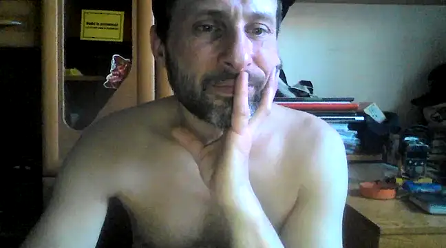 Snapshot of FireFox_Feel chatting on March 8, 2025, 3:35 pm FireFox Feel online show from March 8, 2025, 3:35 pm