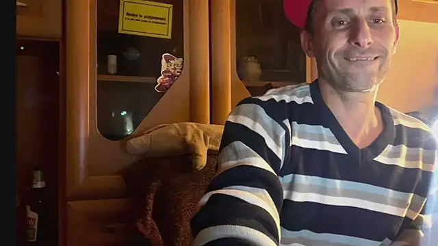 FireFox Feel online show from November 7, 2025, 7:58 pm