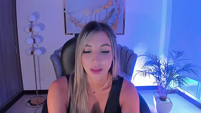 Snapshot of ZoePresleyX chatting on February 1, 2025, 10:13 pm ZoePresleyX online show from February 1, 2025, 10:13 pm