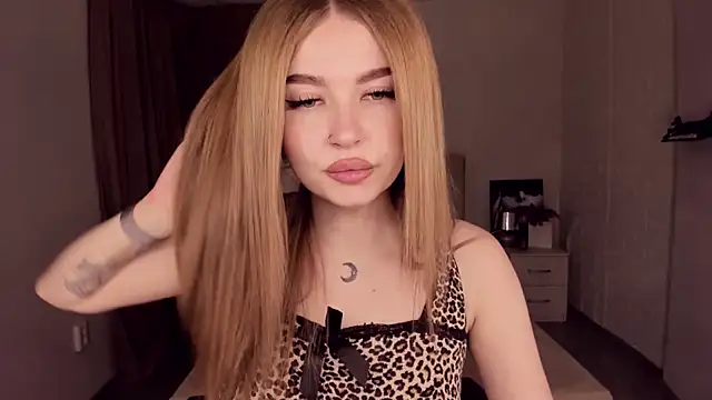 Snapshot of ViolettaLopez chatting on January 13, 2025, 2:42 pm ViolettaLopez online show from January 13, 2025, 2:42 pm