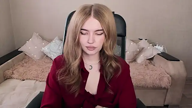 Snapshot of ViolettaLopez chatting on February 26, 2025, 11:20 am ViolettaLopez online show from February 26, 2025, 11:20 am