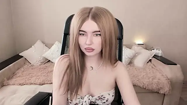 Snapshot of ViolettaLopez chatting on February 28, 2025, 9:36 am ViolettaLopez online show from February 28, 2025, 9:36 am