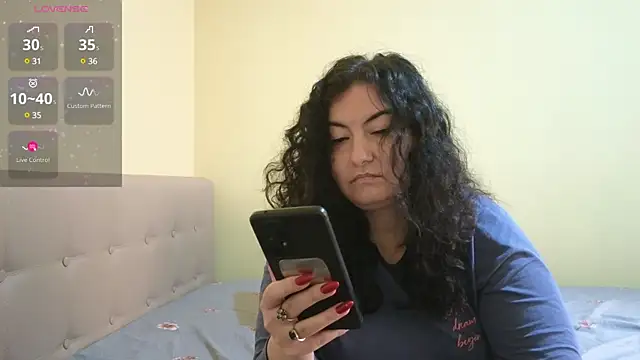 BBW MILF 4U online show from February 24, 2025, 12:37 pm