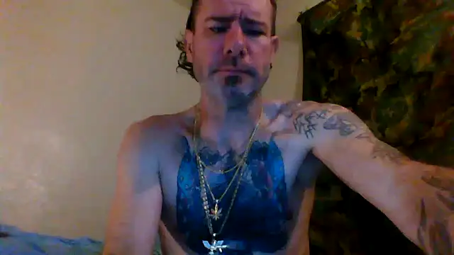 Snapshot of thefire420 chatting on January 15, 2025, 11:32 am thefire420 online show from January 15, 2025, 11:32 am