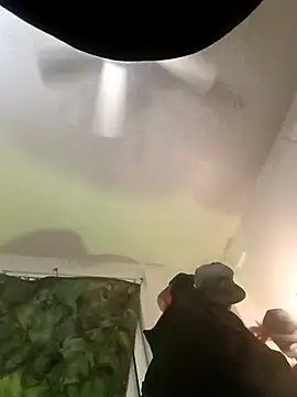 Snapshot of thefire420 chatting on December 4, 2025, 3:10 pm thefire420 online show from December 4, 2025, 3:10 pm