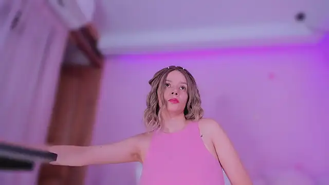 bella adams  online show from March 6, 2025, 10:47 pm