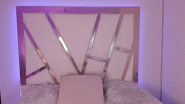 Snapshot of PaulinaBelushi chatting on January 15, 2025, 2:06 am PaulinaBelushi online show from January 15, 2025, 2:06 am