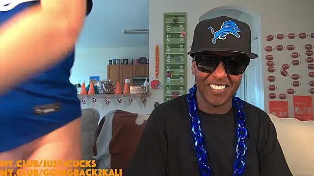 boomboomr00m online show from November 2, 2025, 6:10 pm