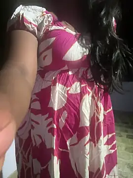 Snapshot of Dhiyapink chatting on January 12, 2025, 7:10 pm Dhiyapink online show from January 12, 2025, 7:10 pm