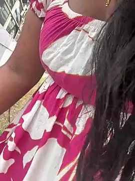 Snapshot of Dhiyapink chatting on January 19, 2025, 6:53 am Dhiyapink online show from January 19, 2025, 6:53 am