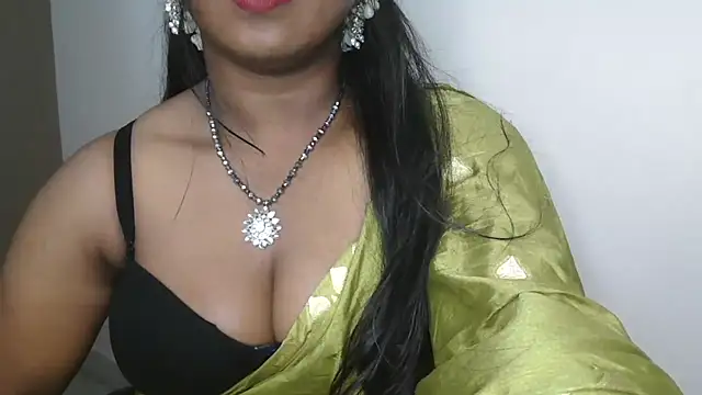 Snapshot of Dhiyapink chatting on November 19, 2025, 5:02 pm Dhiyapink online show from November 19, 2025, 5:02 pm