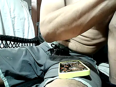 HungHawaiian808xh online show from November 5, 2025, 8:53 pm