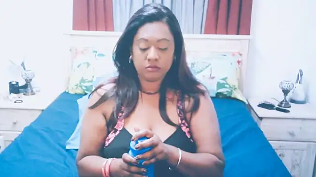 Indianlust69 online show from November 6, 2025, 9:10 am