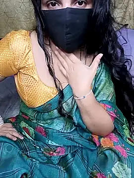 Snapshot of Rising_Smiler chatting on February 13, 2025, 5:54 pm Rising Smiler online show from February 13, 2025, 5:54 pm