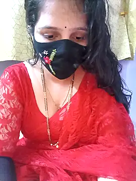 Snapshot of Rising_Smiler chatting on October 31, 2025, 5:47 pm Rising Smiler online show from October 31, 2025, 5:47 pm