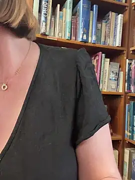 TopsyWilde online show from January 14, 2025, 11:31 am