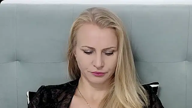 K  Adrienne online show from September 18, 2025, 4:58 am