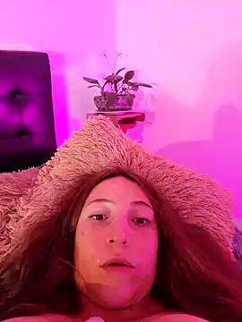 Snapshot of VickyHoult chatting on January 24, 2025, 10:19 pm VickyHoult online show from January 24, 2025, 10:19 pm