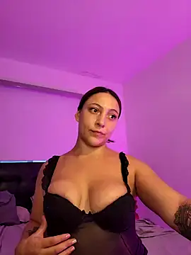 Snapshot of VickyHoult chatting on February 6, 2025, 11:04 pm VickyHoult online show from February 6, 2025, 11:04 pm