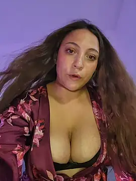 Snapshot of VickyHoult chatting on October 11, 2025, 8:40 pm VickyHoult online show from October 11, 2025, 8:40 pm