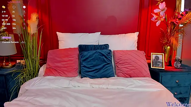 Snapshot of MiaMuse chatting on February 24, 2025, 8:14 pm MiaMuse online show from February 24, 2025, 8:14 pm