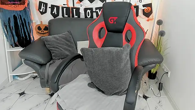 CharmedDoll online show from October 17, 2025, 6:27 am