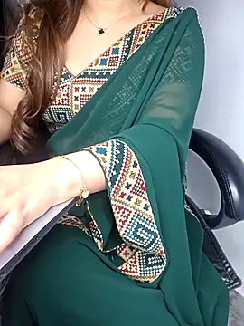 Snapshot of aliyaah_singh chatting on March 17, 2025, 9:02 pm aliyaah singh online show from March 17, 2025, 9:02 pm