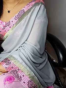 Snapshot of aliyaah_singh chatting on December 20, 2025, 6:37 pm aliyaah singh online show from December 20, 2025, 6:37 pm