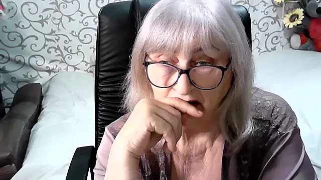 Snapshot of LolkaAlyss chatting on February 16, 2025, 9:16 pm LolkaAlyss online show from February 16, 2025, 9:16 pm