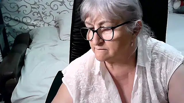 Snapshot of LolkaAlyss chatting on February 18, 2025, 7:30 pm LolkaAlyss online show from February 18, 2025, 7:30 pm