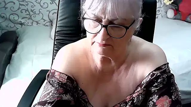 Snapshot of LolkaAlyss chatting on February 21, 2025, 12:39 pm LolkaAlyss online show from February 21, 2025, 12:39 pm