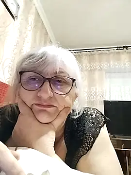 Snapshot of LolkaAlyss chatting on February 26, 2025, 8:33 pm LolkaAlyss online show from February 26, 2025, 8:33 pm