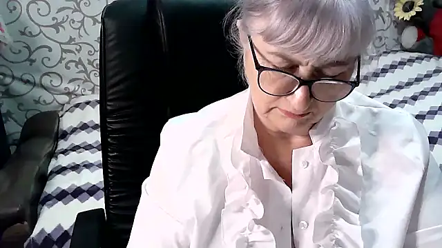 Snapshot of LolkaAlyss chatting on March 5, 2025, 10:10 pm LolkaAlyss online show from March 5, 2025, 10:10 pm