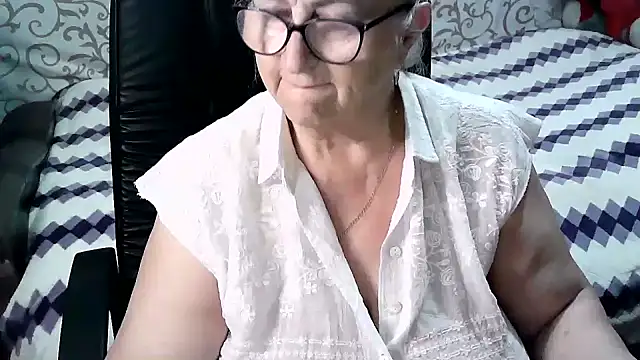 Snapshot of LolkaAlyss chatting on March 15, 2025, 6:43 pm LolkaAlyss online show from March 15, 2025, 6:43 pm