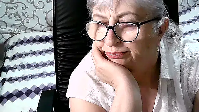 Snapshot of LolkaAlyss chatting on March 15, 2025, 9:49 pm LolkaAlyss online show from March 15, 2025, 9:49 pm