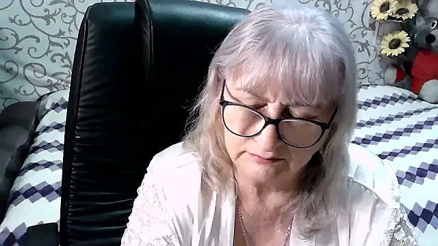 Snapshot of LolkaAlyss chatting on March 17, 2025, 12:30 am LolkaAlyss online show from March 17, 2025, 12:30 am