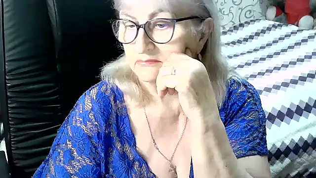 Snapshot of LolkaAlyss chatting on March 21, 2025, 7:55 am LolkaAlyss online show from March 21, 2025, 7:55 am