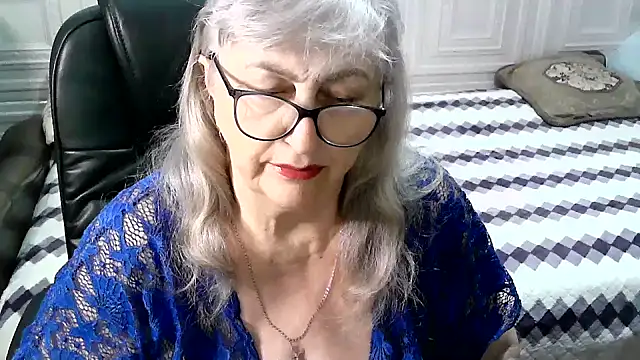 Snapshot of LolkaAlyss chatting on November 22, 2025, 9:03 pm LolkaAlyss online show from November 22, 2025, 9:03 pm