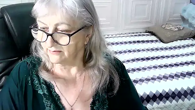 Snapshot of LolkaAlyss chatting on November 27, 2025, 3:30 am LolkaAlyss online show from November 27, 2025, 3:30 am