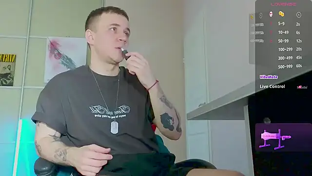 Snapshot of Ethan_and_mike chatting on October 30, 2025, 12:17 pm Ethan and mike online show from October 30, 2025, 12:17 pm