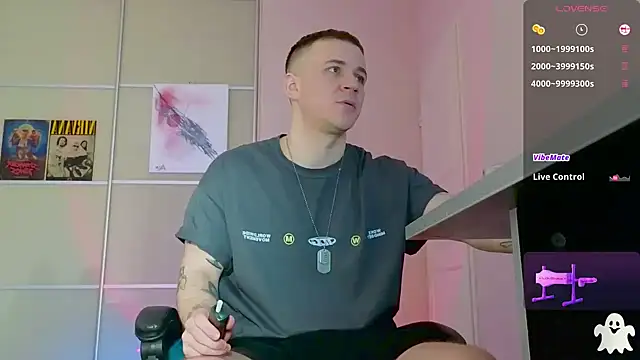 Snapshot of Ethan_and_mike chatting on November 18, 2025, 10:20 am Ethan and mike online show from November 18, 2025, 10:20 am