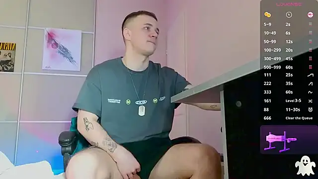 Snapshot of Ethan_and_mike chatting on November 19, 2025, 11:10 am Ethan and mike online show from November 19, 2025, 11:10 am