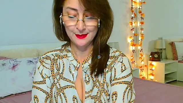 Snapshot of Tyana40 chatting on November 10, 2025, 7:18 am Tyana40 online show from November 10, 2025, 7:18 am