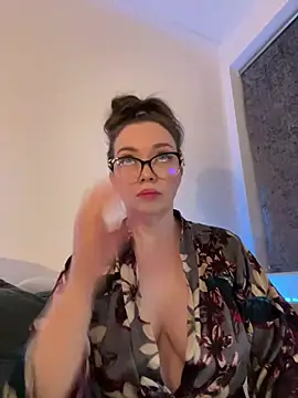 FemDom RubyKnightXXO online show from January 30, 2025, 11:24 pm