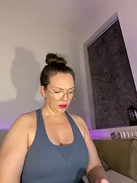 FemDom RubyKnightXXO online show from December 1, 2025, 10:48 pm